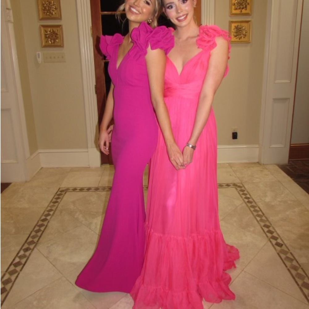 Hemline Leena Gown - Picture 3 of 4